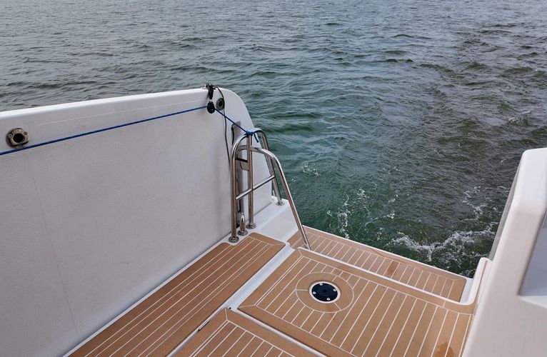 How much do catamarans actually cost? From $30,000 to $3 million—what accounts for this difference? 1 catamaran sailboat price range_catamaran sailboat price range_catamaran sailboat price range
