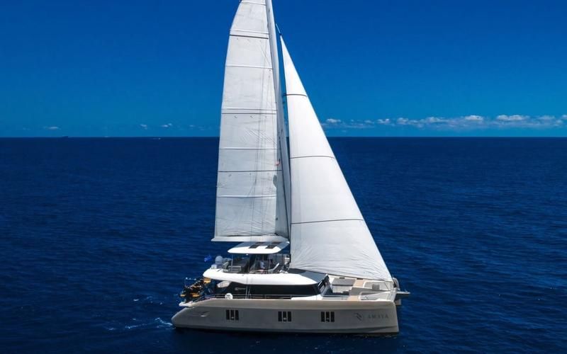 A Guide to Avoiding Pitfalls When Chartering a Luxury Sailing Yacht: Tips from an 8-Year Veteran Sailor to Help You Choose the Right Luxury Sailing Yacht Charter 1 luxury sailing yacht charter_luxury sailing yacht charter_luxury sailing yacht charter