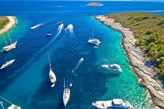Yacht Experts' Insider Picks: 5 Underrated, Stunning Destinations Around the World (A Real-Life Guide to Avoiding Pitfalls) 1 yacht specialist best destinations_yacht specialist best destinations_yacht specialist best destinations