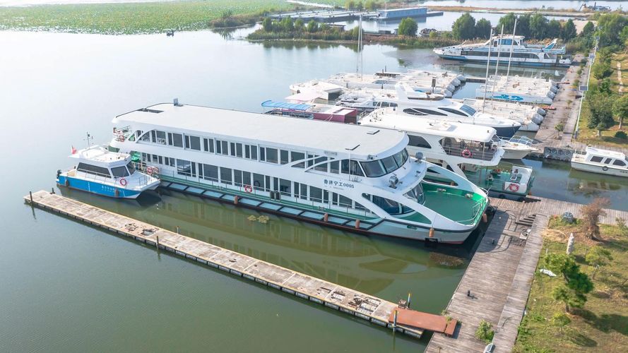 Thinking of buying a used catamaran? Don’t rush into it! Read this article first to decide if it’s worth it. 1 catamaran de pasajeros en venta pros and cons_catamaran de pasajeros en venta pros and cons_catamaran de pasajeros en venta pros and cons