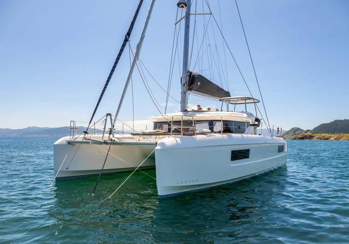 Which Catamaran Should You Buy? A Hands-On Review of the Top Five Destinations 2 catamaran sailboat for sale best destinations_catamaran sailboat for sale best destinations_catamaran sailboat for sale best destinations